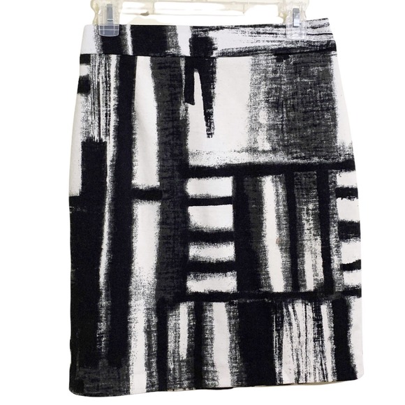 Calvin Klein Dresses & Skirts - Calvin Klein Abstract Print Black Gray White Skirt Size 4P